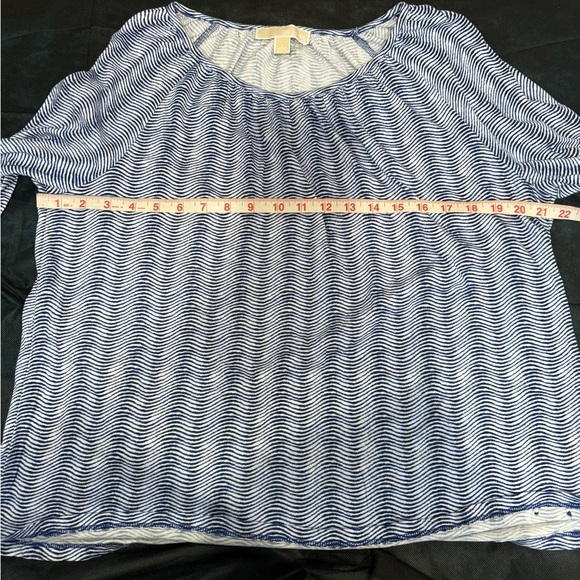 🔥Michael Kors Blue Patterned Women's Top🔥 - Picture 6 of 6